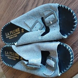 La Plume Silver Embossed Metallic Leather, Buckle accent Slides Sandals Italy 36